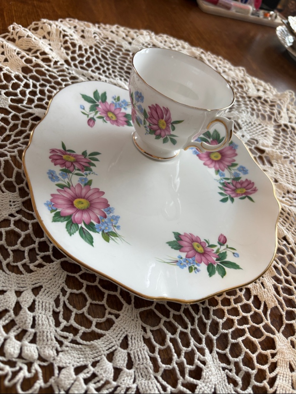 Porcelain Cup and Saucer Set with Pink Floral Pattern and Gold Trim